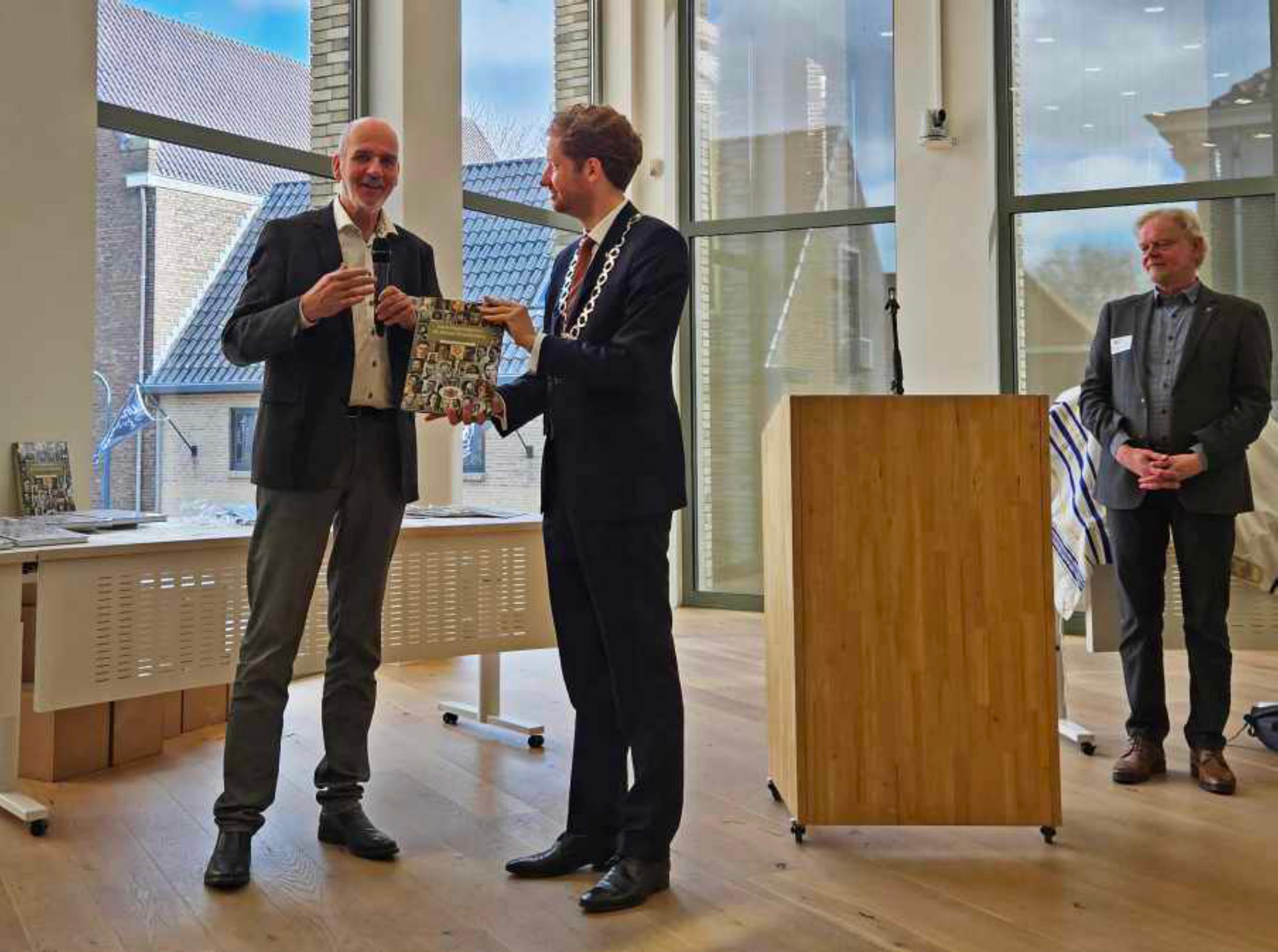 Presentatieboek Jood Wgen 2eWO.jpg